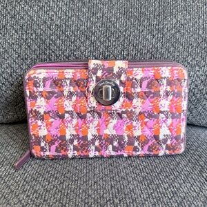Vera Bradley Multicolor Turnlock Clasp with Zipper Closure Wallet -EUC
